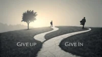 'Give up'와 'Give in'의 차이를 시각적으로 보여주는 갈림길과 화살표 디자인, 영어 표현 학습 강조 이미지.
